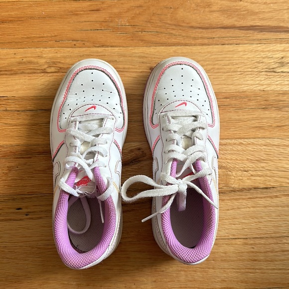 Nike Air Force 1 Contrast Stitch DC9672-110 Fuchsia Glow Purple Pink White Sz 1Y - Picture 3 of 8